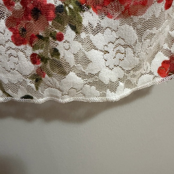 Edikted Floral Lace Camisole Croped Top NWT - Picture 5 of 11